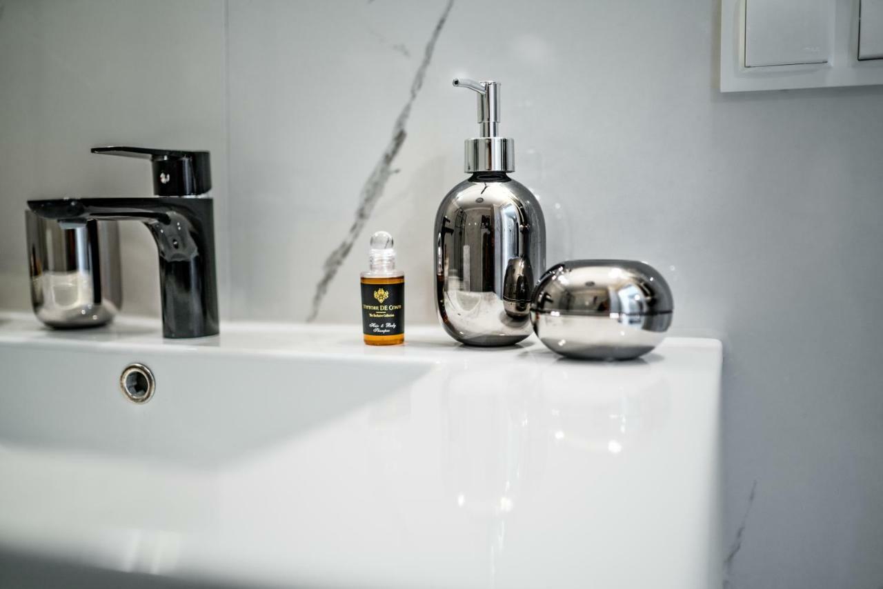 Apartament Marcelin Gold Wes Quality Suite Poznań Esterno foto