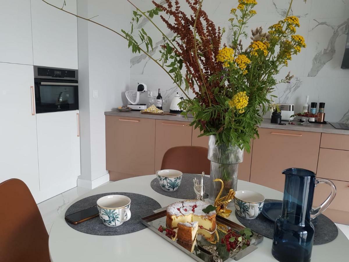 Apartament Marcelin Gold Wes Quality Suite Poznań Esterno foto